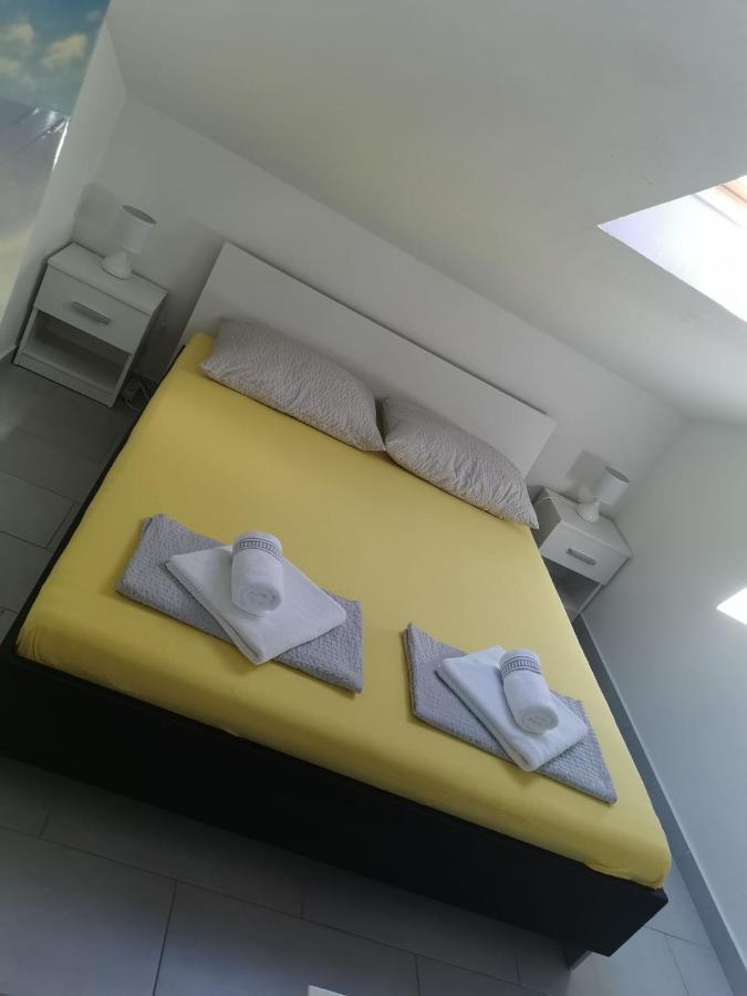 Apartman Sutalo Komarna Exterior photo