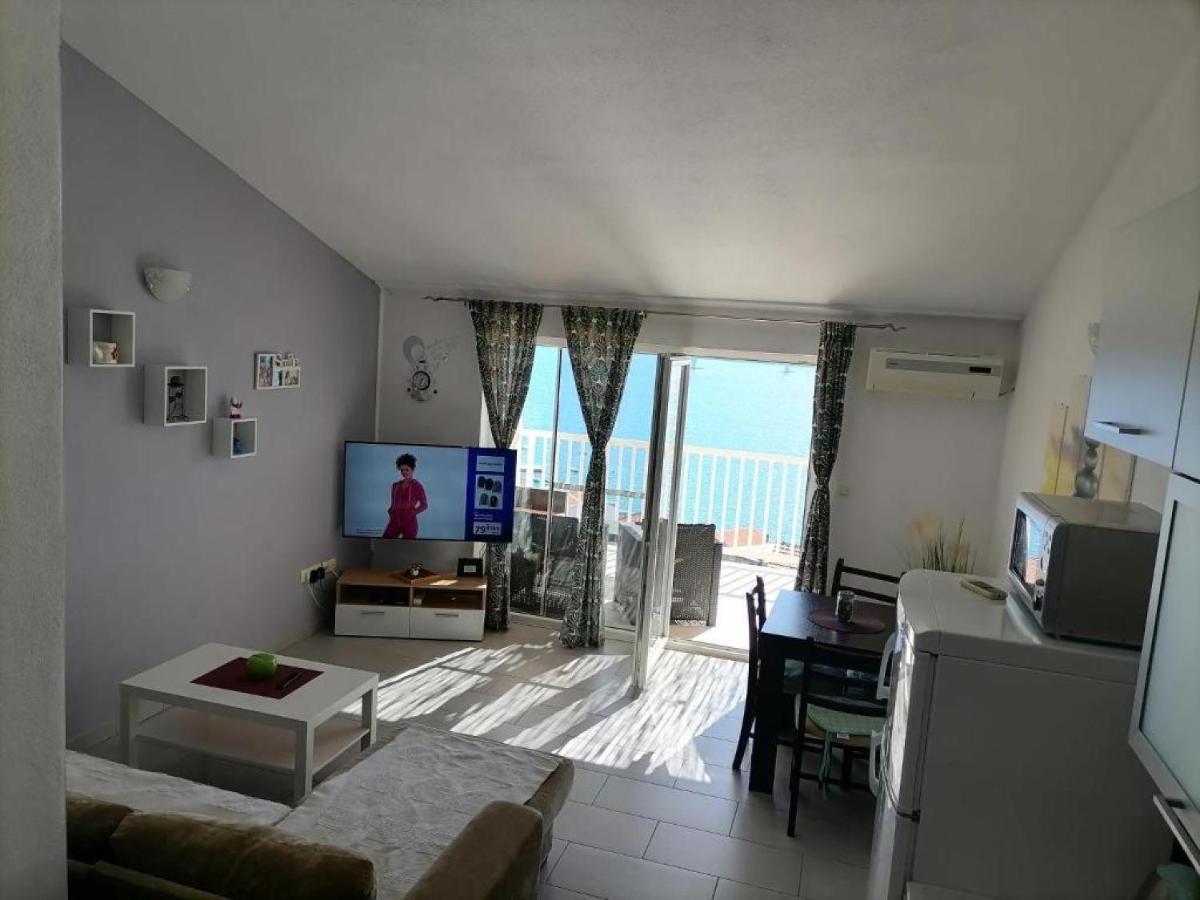 Apartman Sutalo Komarna Exterior photo